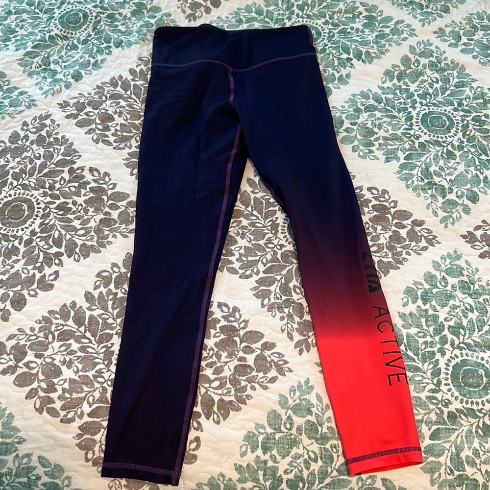 Zyia size 4 leggings